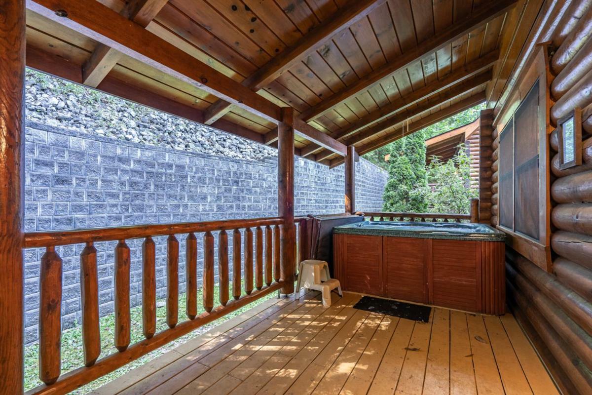 Villa Bear Naked Pigeon Forge Exterior foto